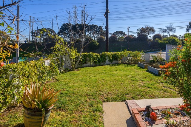 501 Green Lane, Redondo Beach, California 90278, 4 Bedrooms Bedrooms, ,2 BathroomsBathrooms,Residential,Sold,Green Lane,SB20035611