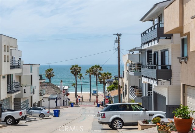 205 40th Street, Manhattan Beach, California 90266, 2 Bedrooms Bedrooms, ,1 BathroomBathrooms,Residential,Sold,40th,SB20076163