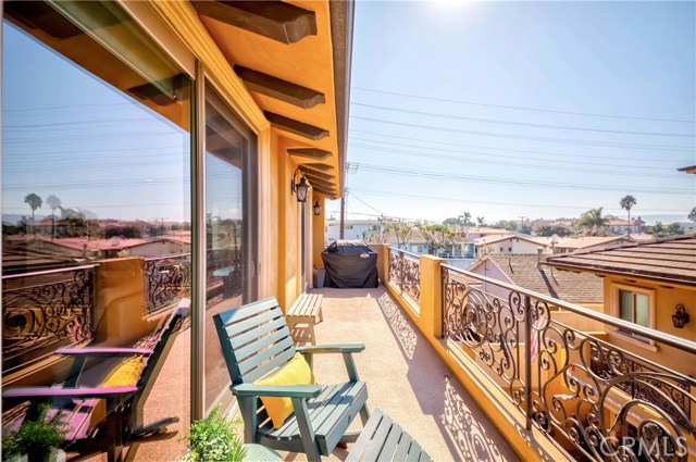 603 Juanita Avenue, Redondo Beach, California 90277, 4 Bedrooms Bedrooms, ,1 BathroomBathrooms,Residential,Sold,Juanita,SB20232273