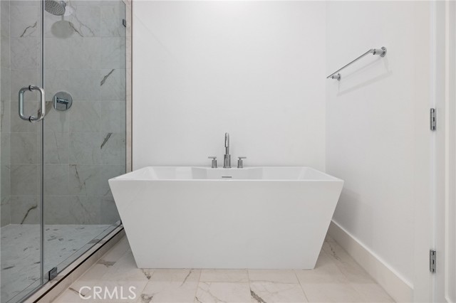 2114 Carnegie Lane, Redondo Beach, California 90278, 5 Bedrooms Bedrooms, ,5 BathroomsBathrooms,Residential,Sold,Carnegie,SB21029728