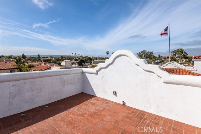 235 Juanita Avenue, Redondo Beach, California 90277, 3 Bedrooms Bedrooms, ,2 BathroomsBathrooms,Residential,Sold,Juanita,SB19083113