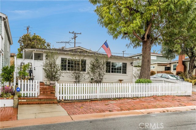 1609 Walnut Avenue, Manhattan Beach, California 90266, 3 Bedrooms Bedrooms, ,2 BathroomsBathrooms,Residential,Sold,Walnut,PV19052145