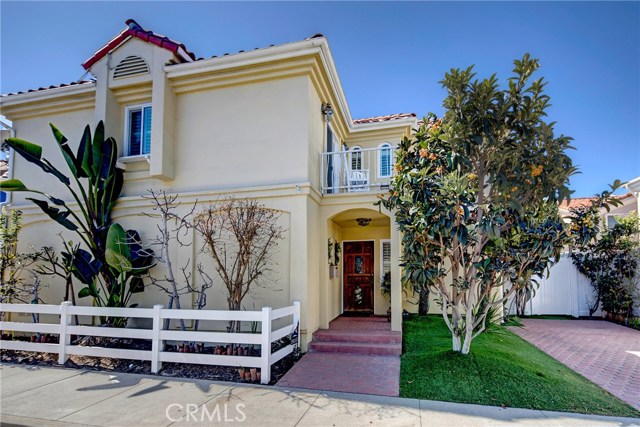 Completely detached town home with additional parking!