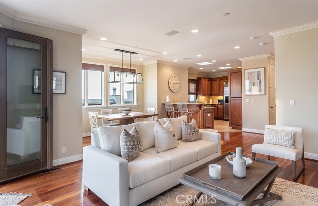 319 24th Street, Manhattan Beach, California 90266, 3 Bedrooms Bedrooms, ,3 BathroomsBathrooms,Residential,Sold,24th,SB21092556