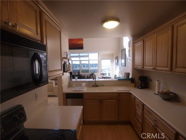 240 The Village, Redondo Beach, California 90277, 1 Bedroom Bedrooms, ,1 BathroomBathrooms,Residential,Sold,The Village,SB17166583