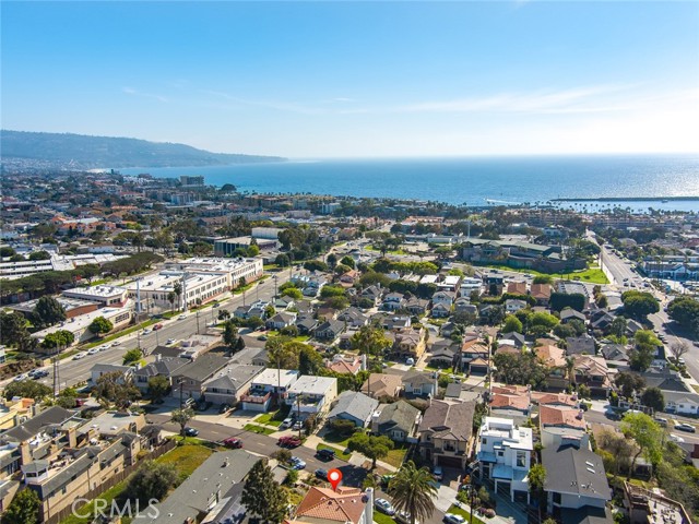 518 Helberta Avenue, Redondo Beach, California 90277, 4 Bedrooms Bedrooms, ,2 BathroomsBathrooms,Residential,Sold,Helberta,SB21043210