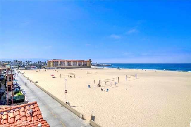 72 The Strand, Hermosa Beach, California 90254, 2 Bedrooms Bedrooms, ,1 BathroomBathrooms,Residential,Sold,The Strand,SB20169113