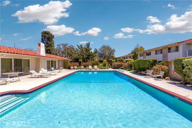 25 Via Granada, Rolling Hills Estates, California 90274, 3 Bedrooms Bedrooms, ,2 BathroomsBathrooms,Residential,Sold,Via Granada,TR21114102