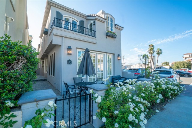 127 8th, Seal Beach, CA 90740