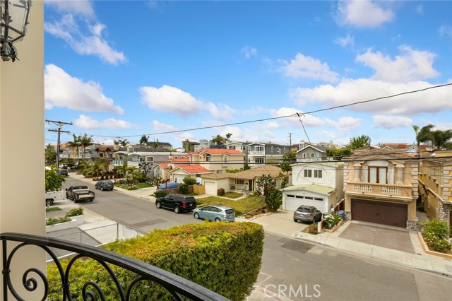 1738 Carlson Lane, Redondo Beach, California 90278, 4 Bedrooms Bedrooms, ,2 BathroomsBathrooms,Residential,Sold,Carlson,SB19118204