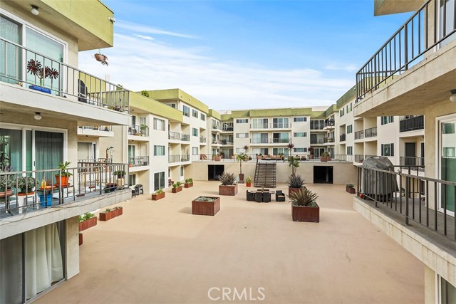 Community Courtyard Lounge Area