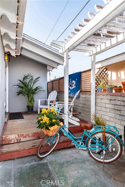 528 Marine Avenue, Manhattan Beach, California 90266, 3 Bedrooms Bedrooms, ,2 BathroomsBathrooms,Residential,Sold,Marine,SB19035532