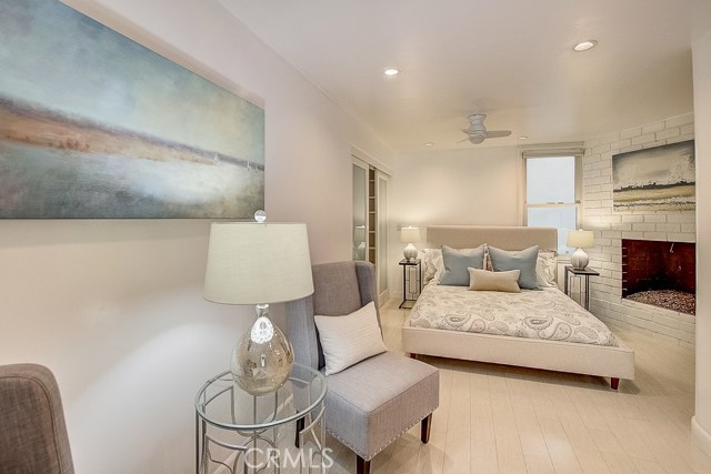 132 35th Place, Hermosa Beach, California 90254, 2 Bedrooms Bedrooms, ,2 BathroomsBathrooms,Residential,Sold,35th,SB19057826