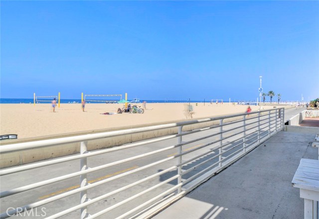 72 The Strand, Hermosa Beach, California 90254, 2 Bedrooms Bedrooms, ,1 BathroomBathrooms,Residential,Sold,The Strand,SB20169113