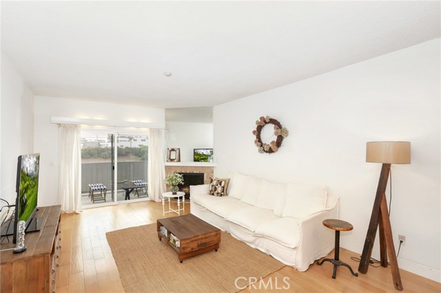 1321 Beryl Street, Redondo Beach, California 90277, 2 Bedrooms Bedrooms, ,2 BathroomsBathrooms,Residential,Sold,Beryl,SB17136124