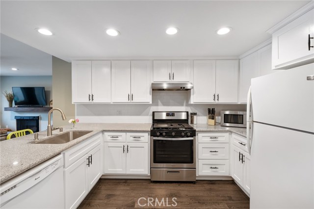 1112 Beryl Street, Redondo Beach, California 90277, 2 Bedrooms Bedrooms, ,1 BathroomBathrooms,Residential,Sold,Beryl,SB20145329