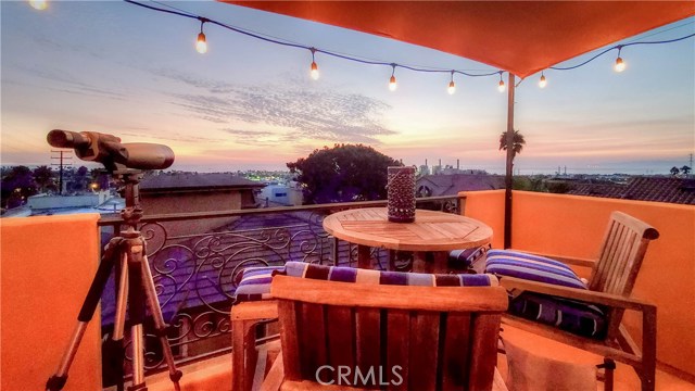 603 Juanita Avenue, Redondo Beach, California 90277, 4 Bedrooms Bedrooms, ,1 BathroomBathrooms,Residential,Sold,Juanita,SB20232273