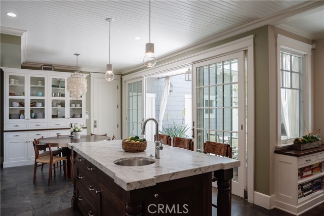 598 33rd Street, Manhattan Beach, California 90266, 5 Bedrooms Bedrooms, ,5 BathroomsBathrooms,Residential,Sold,33rd,SB21107096