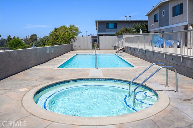 511 Meyer Lane, Redondo Beach, California 90278, 2 Bedrooms Bedrooms, ,1 BathroomBathrooms,Residential,Sold,Meyer,SB21085805