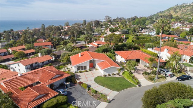713 Cloyden Square, Palos Verdes Estates, California 90274, 3 Bedrooms Bedrooms, ,2 BathroomsBathrooms,Residential,Sold,Cloyden,SB17088498