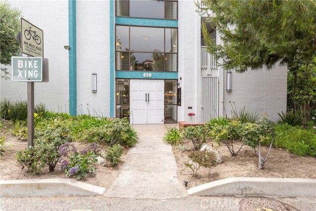 650 The Village, Redondo Beach, California 90277, 2 Bedrooms Bedrooms, ,2 BathroomsBathrooms,Residential,Sold,The Village,SB17108266