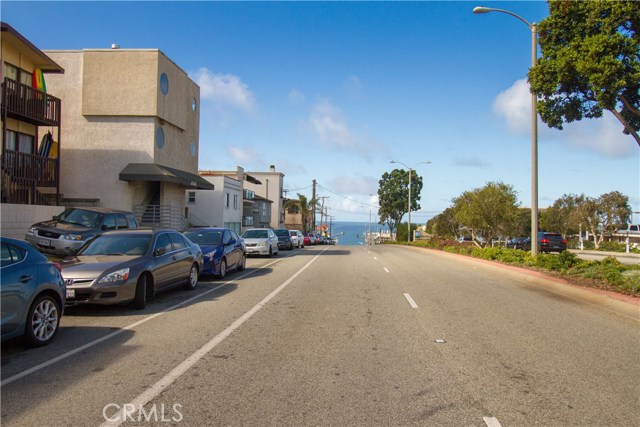 460 Rosecrans Avenue, Manhattan Beach, California 90266, 3 Bedrooms Bedrooms, ,2 BathroomsBathrooms,Residential,Sold,Rosecrans,SB18057856