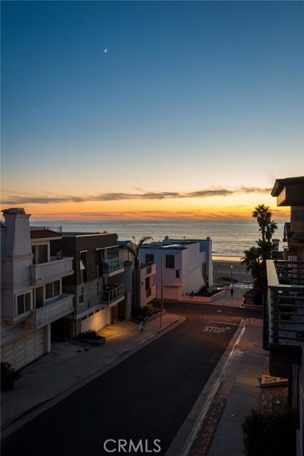 133 15th Street, Manhattan Beach, California 90266, 3 Bedrooms Bedrooms, ,3 BathroomsBathrooms,Residential,Sold,15th,SB17011592