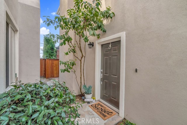 Welcome Home to 536 South Maria Avenue! Welcome Home to 536 South Maria Avenue!