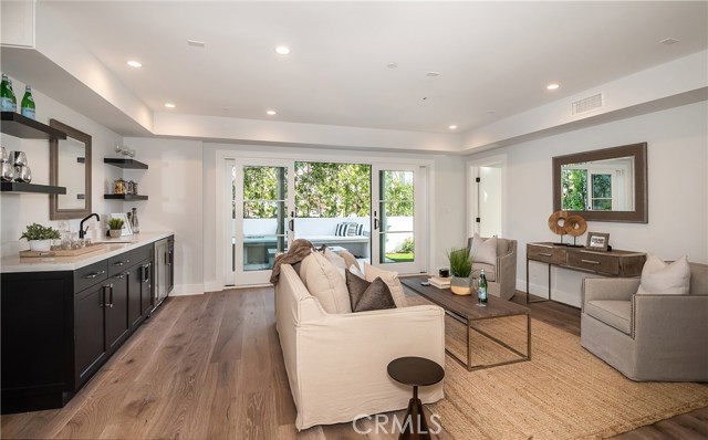 913 5th Street, Hermosa Beach, California 90254, 4 Bedrooms Bedrooms, ,3 BathroomsBathrooms,Residential,Sold,5th,SB19171700
