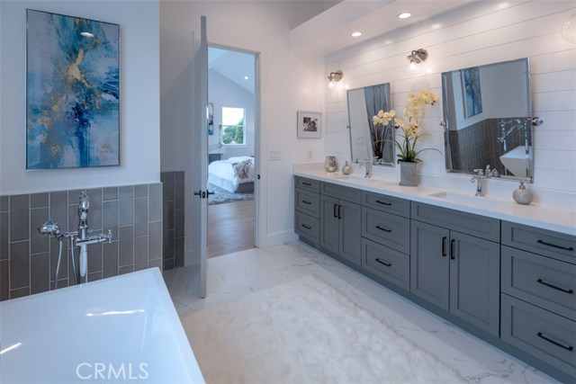 2306 Robinson Street, Redondo Beach, California 90278, 5 Bedrooms Bedrooms, ,4 BathroomsBathrooms,Residential,Sold,Robinson,PV18292659