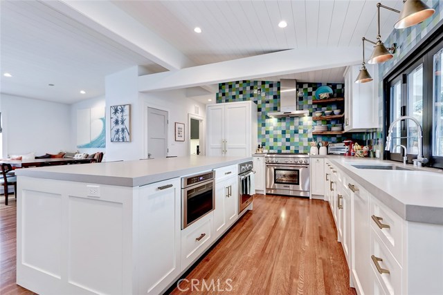 585 29th Street, Manhattan Beach, California 90266, 4 Bedrooms Bedrooms, ,3 BathroomsBathrooms,Residential,Sold,29th,SB21019167