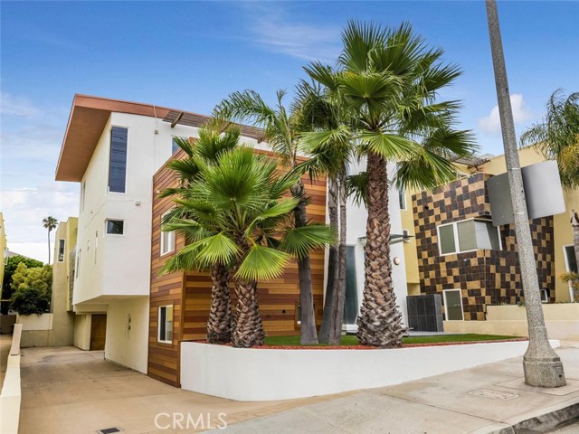 313 Anita Street, Redondo Beach, California 90278, 4 Bedrooms Bedrooms, ,3 BathroomsBathrooms,Residential,Sold,Anita,SB17165382