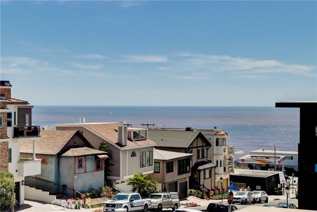 2205 Vista, Manhattan Beach, California 90266, 4 Bedrooms Bedrooms, ,3 BathroomsBathrooms,Residential,Sold,Vista,SB20089456