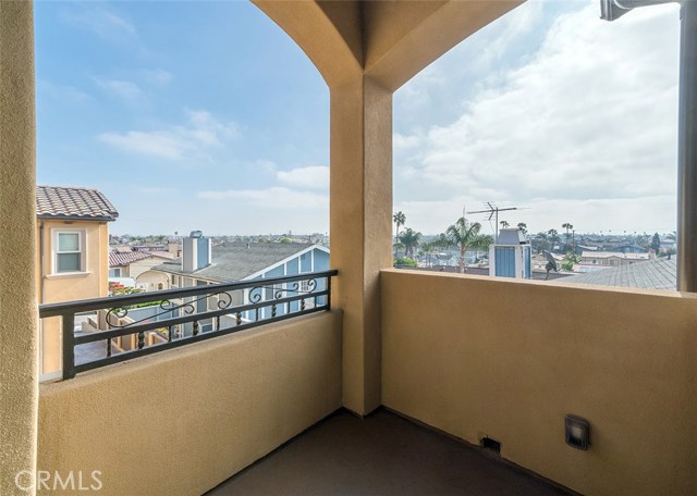 1806 Speyer Lane, Redondo Beach, California 90278, 4 Bedrooms Bedrooms, ,4 BathroomsBathrooms,Residential,Sold,Speyer,OC18117094