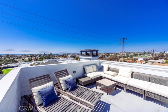 216 Prospect Avenue, Redondo Beach, California 90277, 4 Bedrooms Bedrooms, ,4 BathroomsBathrooms,Residential,Sold,Prospect,SB20103008