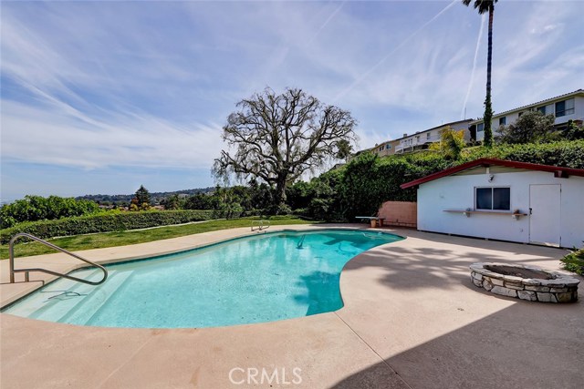 WOW WOW.  MORE VIEW. POOL AND POOL HOUSE WITH SHOWER.