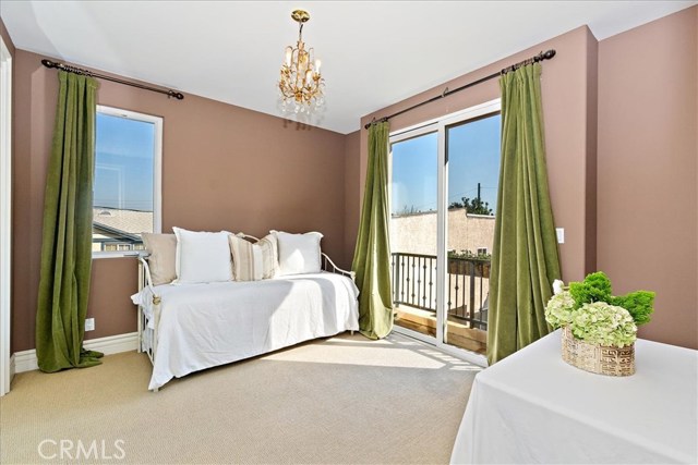 2213 Gates Avenue, Redondo Beach, California 90278, 4 Bedrooms Bedrooms, ,2 BathroomsBathrooms,Residential,Sold,Gates,SB19244221
