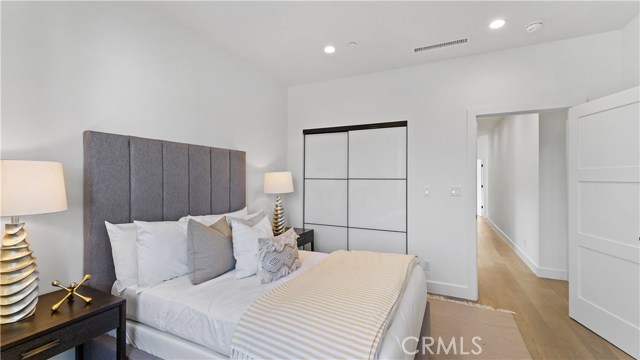 1712 Meadows Avenue, Manhattan Beach, California 90266, 5 Bedrooms Bedrooms, ,2 BathroomsBathrooms,Residential,Sold,Meadows,SB20199095