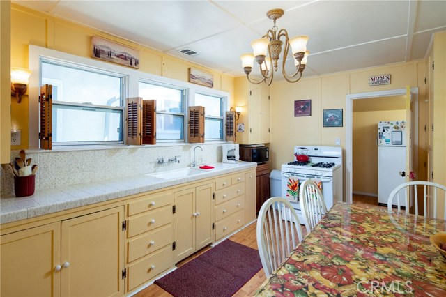 Eat-in kitchen with lots of counter space.