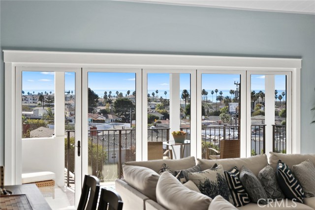 313 Avenue F, Redondo Beach, California 90277, 5 Bedrooms Bedrooms, ,4 BathroomsBathrooms,Residential,Sold,Avenue F,OC21017149