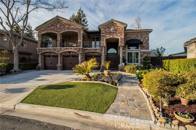 Detail Gallery Image 1 of 1 For 6038 W Bluff Ave, Fresno,  CA 93722 - 5 Beds | 4 Baths