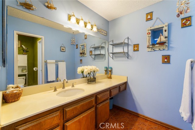 511 Meyer Lane, Redondo Beach, California 90278, 2 Bedrooms Bedrooms, ,1 BathroomBathrooms,Residential,Sold,Meyer,SB21085805