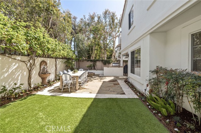 2200 Elm Avenue, Manhattan Beach, California 90266, 4 Bedrooms Bedrooms, ,3 BathroomsBathrooms,Residential,Sold,Elm,SB21076957