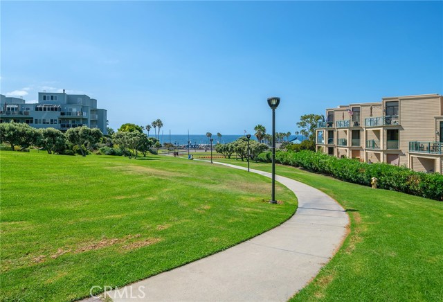 210 The Village, Redondo Beach, California 90277, 2 Bedrooms Bedrooms, ,2 BathroomsBathrooms,Residential,Sold,The Village,SB19226397