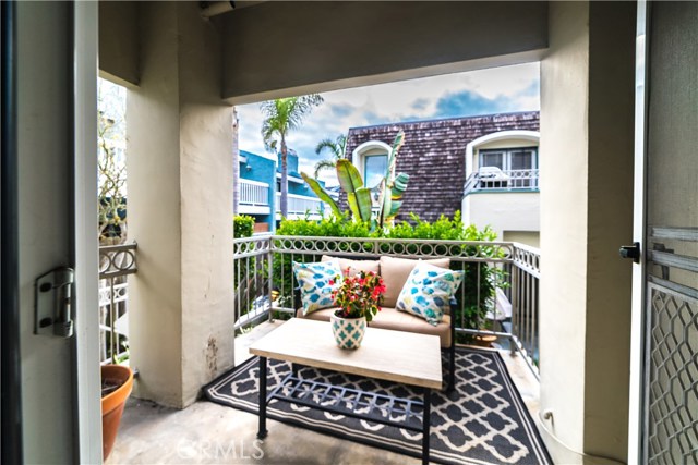 110 Guadalupe Avenue, Redondo Beach, California 90277, 3 Bedrooms Bedrooms, ,3 BathroomsBathrooms,Residential,Sold,Guadalupe,SB18068186