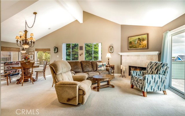 211 Helberta Avenue, Redondo Beach, California 90277, 2 Bedrooms Bedrooms, ,2 BathroomsBathrooms,Residential,Sold,Helberta,SB20006605