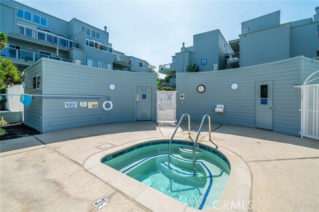 210 The Village, Redondo Beach, California 90277, 2 Bedrooms Bedrooms, ,2 BathroomsBathrooms,Residential,Sold,The Village,SB19226397