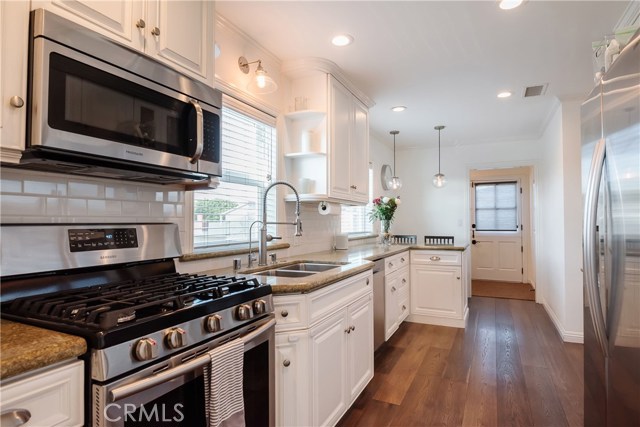 2030 Prospect Avenue, Hermosa Beach, California 90254, 3 Bedrooms Bedrooms, ,3 BathroomsBathrooms,Residential,Sold,Prospect,SB20202137