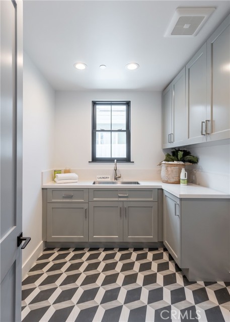 1400 Manzanita Lane, Manhattan Beach, California 90266, 5 Bedrooms Bedrooms, ,2 BathroomsBathrooms,Residential,Sold,Manzanita Lane,SB21134329