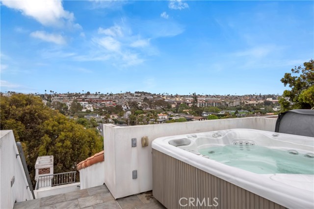 2030 Loma Drive, Hermosa Beach, California 90254, 4 Bedrooms Bedrooms, ,3 BathroomsBathrooms,Residential,Sold,Loma,SB21082473